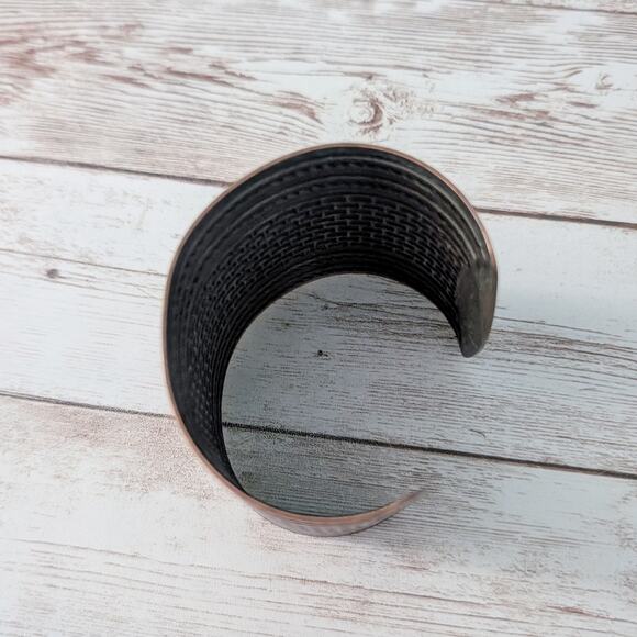 Vintage Cuff Bracelet - Wide Cuff Bracelet Brown - Mark On One Side - Picture 10 of 10